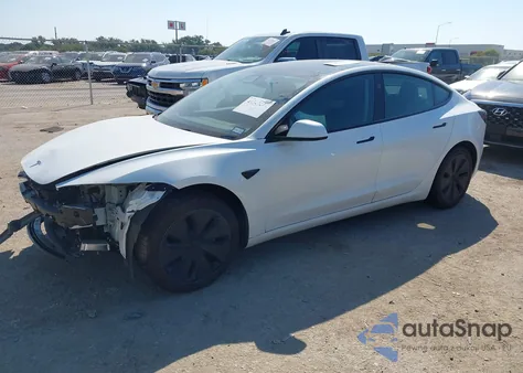 2024 Tesla Model 3 Long Range Dual Motor All-Wheel Drive/Rear-Wheel Drive z USA, uszkodzony, nr VIN 5YJ3E1EA2RF747491